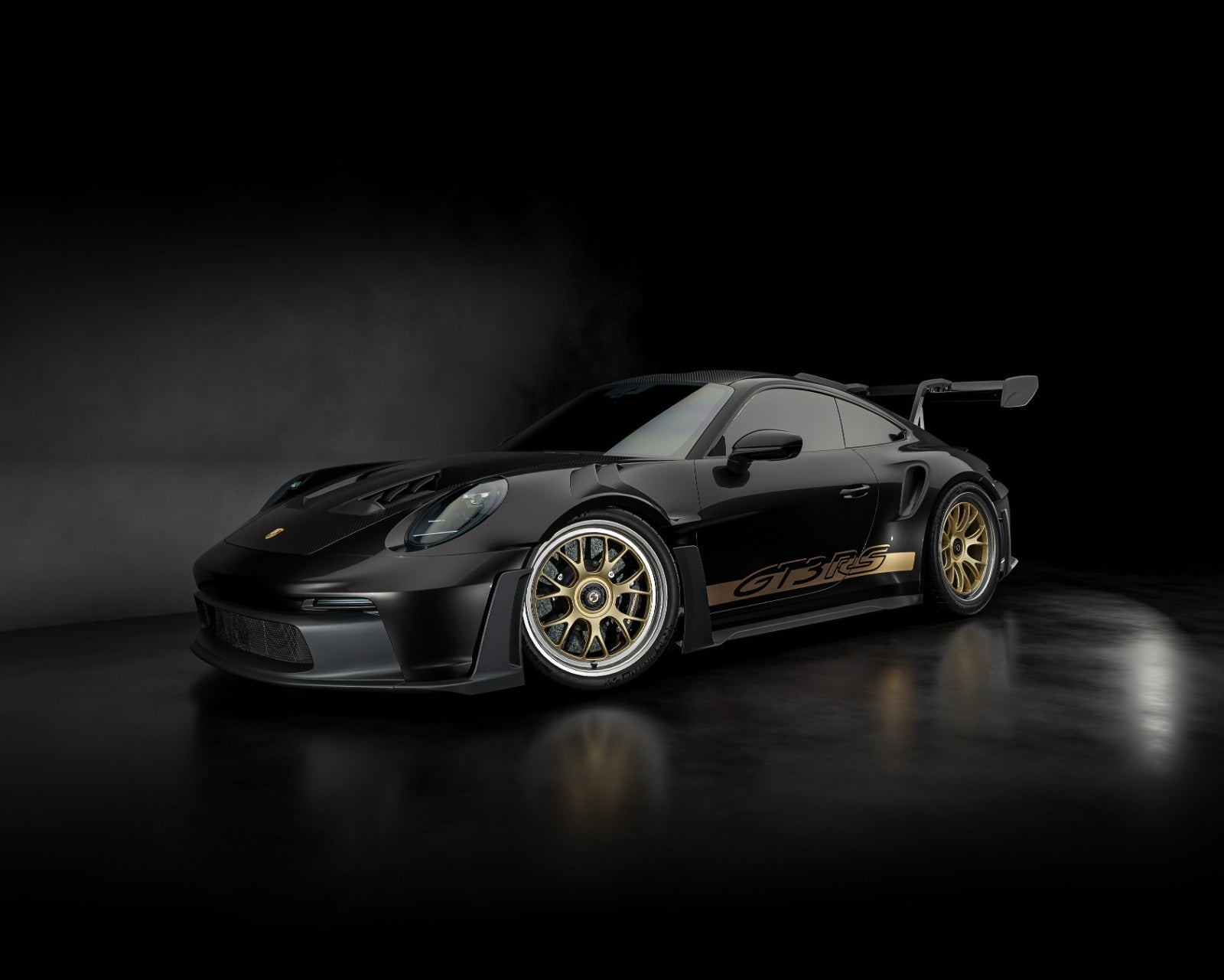 Strato Dynamics GT3RS with centerlock B7S in Grand-Prix Champagne with a polished lip